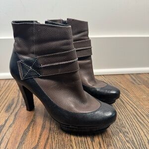BCBGMaxAzria heeled leather ankle boots size 37.5/7.5